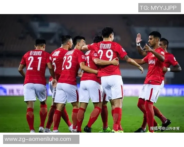 上港与申花激战正酣谁将晋级争夺冠军荣耀之路